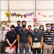 Онлайн-празднование дня рождения во время продолжающейся пандемии COVID-19